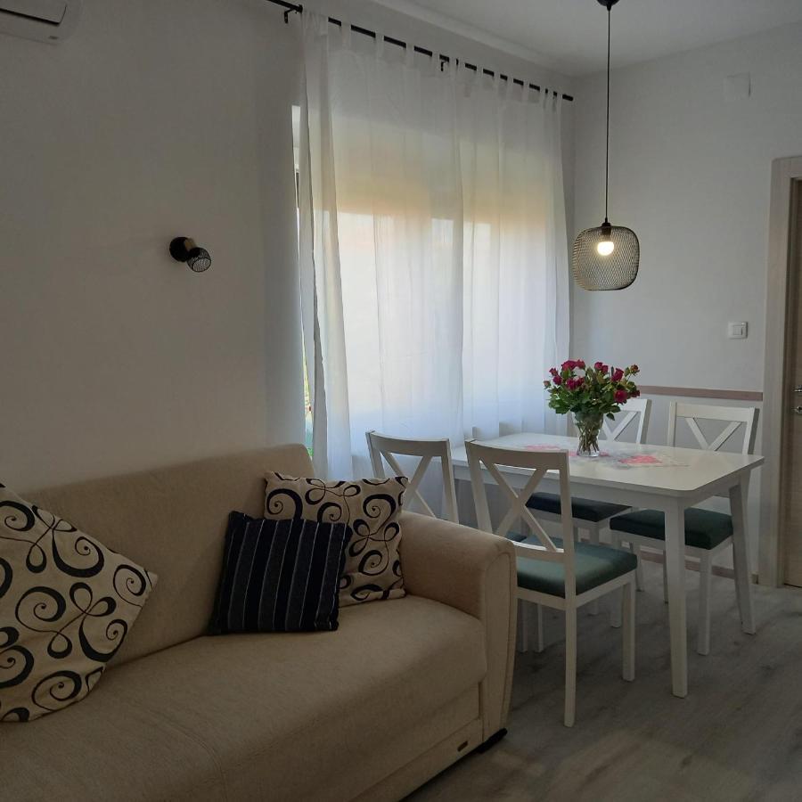 Apartmani Pajalic Krk Town Exterior photo