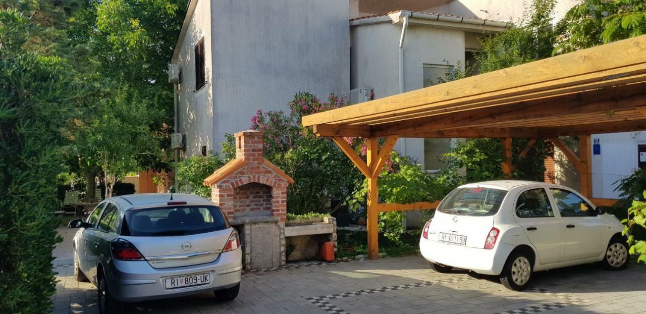 Apartmani Pajalic Krk Town Exterior photo